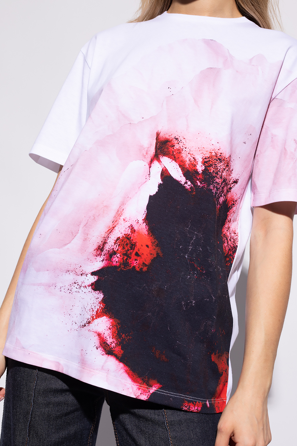 【ALEXANDER MCQUEEN】スマッシュドグラスプリントTシャツ Alexander McQueen Men's Obscured Skull Print T-Shirt in